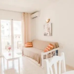 https://apartamentos-torres-cardona.ibizaislandhotels.net