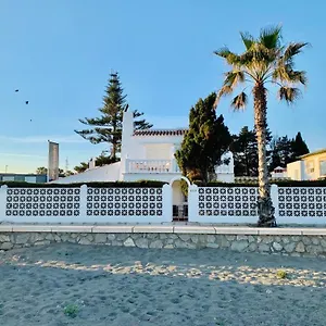 https://caleta-beach-house-villa-beatriz.1costadelsol.com